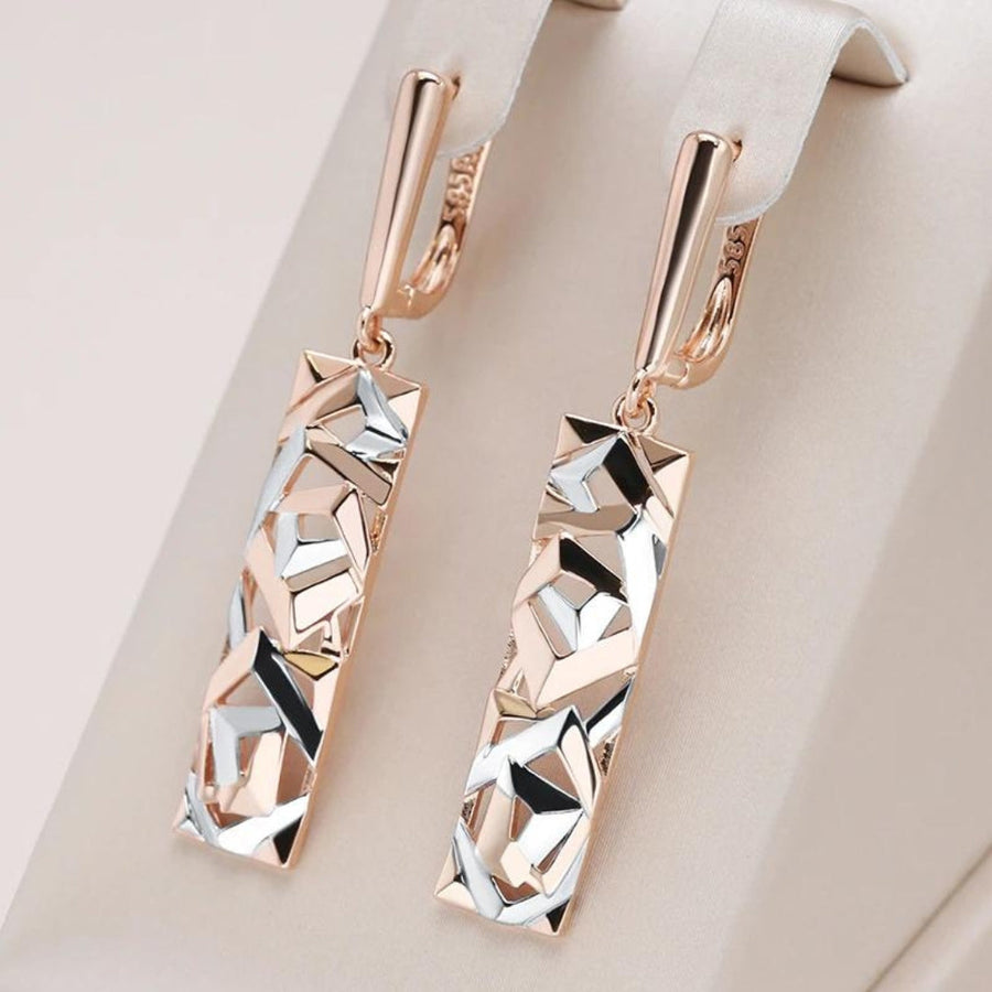 TIMELESS GOLD PEARL EARRINGS